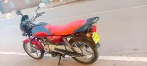 Bajaj Boxer 2018 Nyekundu