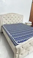 Kitanda cha Moko Home + Living Queen na godoro na meza ya kando - 3