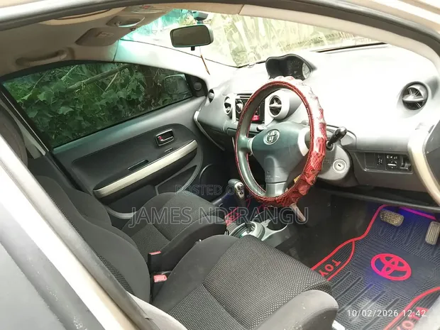 Toyota IST 2003 Dhahabu - 1