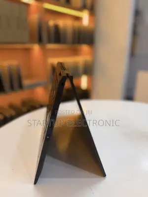Laptopi ya Lenovo ThinkPad X13 Yoga