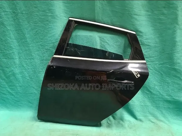Volvo V40 LH Door Assembly (2013) - 1
