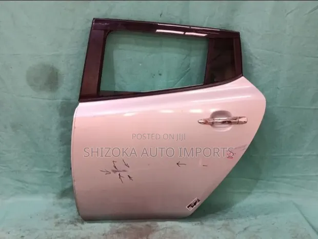 Nissan Leaf Ze0 LH Door Assembly (2012) - 1