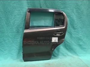 Toyota Passo KGC30 Left Door Assembly (Used)