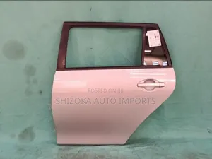 Toyota Corolla Fielder ZRE142 LH Door Assembly (2007)