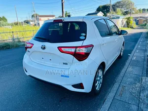 Toyota Vitz 1.5 FWD Hybrid 2019 Nyeupe