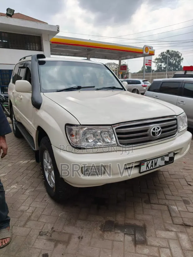Toyota Land Cruiser 100 Series 2005 White - 1