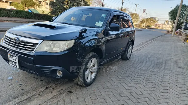 Subaru Forester XT 2011 Nyeusi - 1