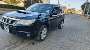 Subaru Forester XT 2011 Nyeusi