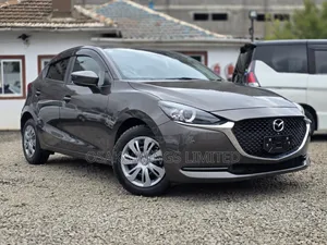 Mazda 2 2020 Kahawia