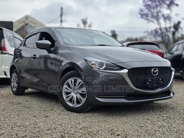 Mazda 2 2019 Gray - 1