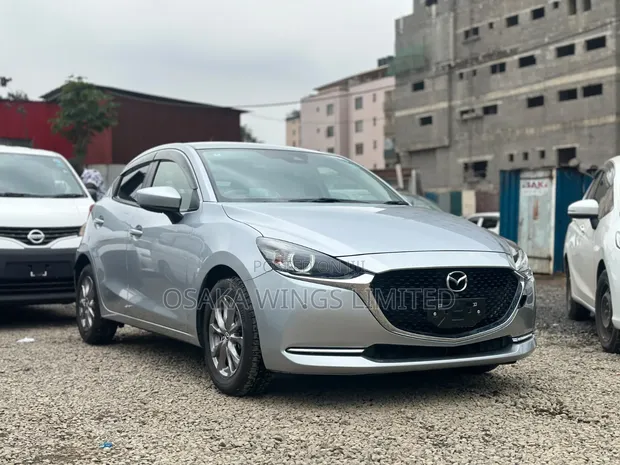 Mazda 2 2019 Silver - 1