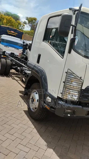Isuzu FRR 90 Lori Rigid