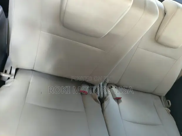 Toyota Wish 2013 Off White - 1