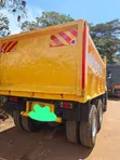 Howo Sinotruck Tipper 371hp 2025 Nyeupe - 2