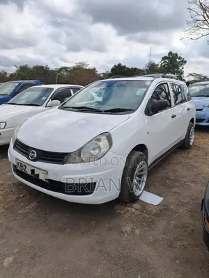 Nissan Advan 2010 Nyeupe