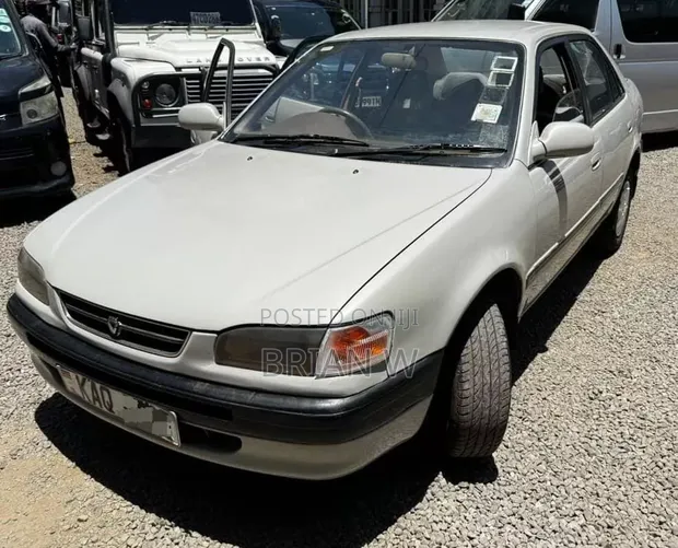 Toyota Corolla 2002 Silver - 1