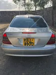 Mercedes-Benz 280E 2010 Nyeupe - 3