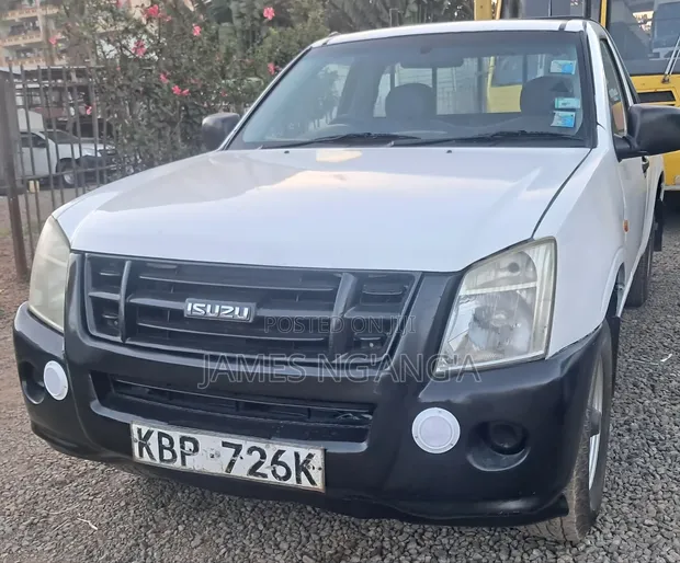 Isuzu D-MAX 2010 White - 1