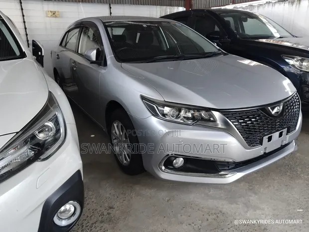 Toyota Allion 2018 Nyeupe - 1
