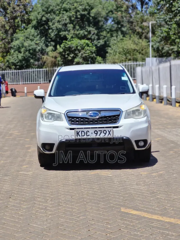 Subaru Forester 2013 Nyeupe - 1