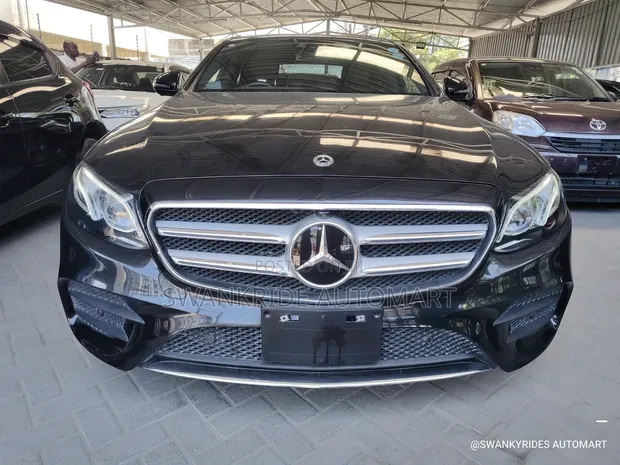 Mercedes-Benz GLE 250d 4MATIC 2018 Nyeusi - 1