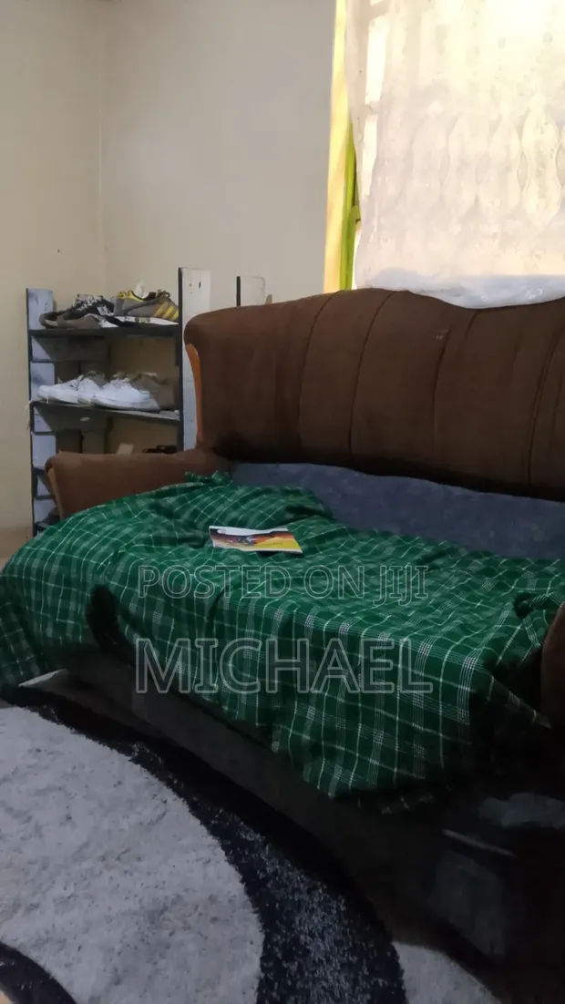 Used Two-Seater Chair - 1
