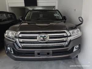 Toyota Land Cruiser 4.6 V8 ZX 2019 Nyeusi