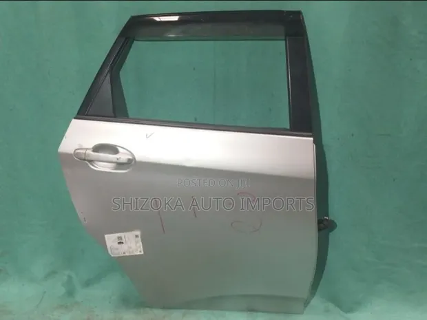 Toyota Ractis NCP120 Right Door Assembly (2011) - 1