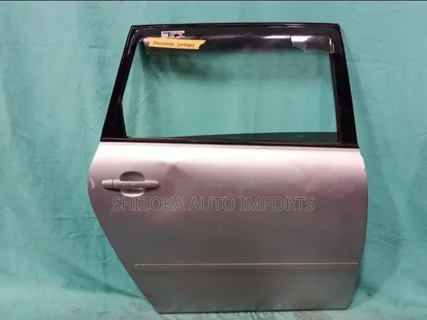 Toyota Ipsum ACM21W Right Door Assembly (2006) - 1