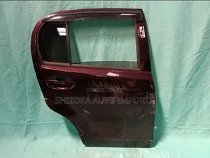 Toyota Passo KGC30 Right Door Assembly (2011)