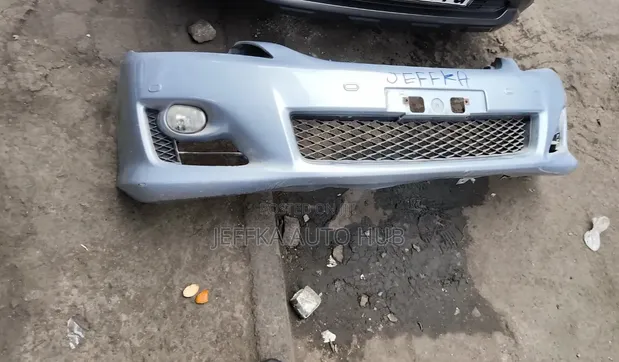 Toyota Crown Athlete 2010 Bampa ya Mbele - 1