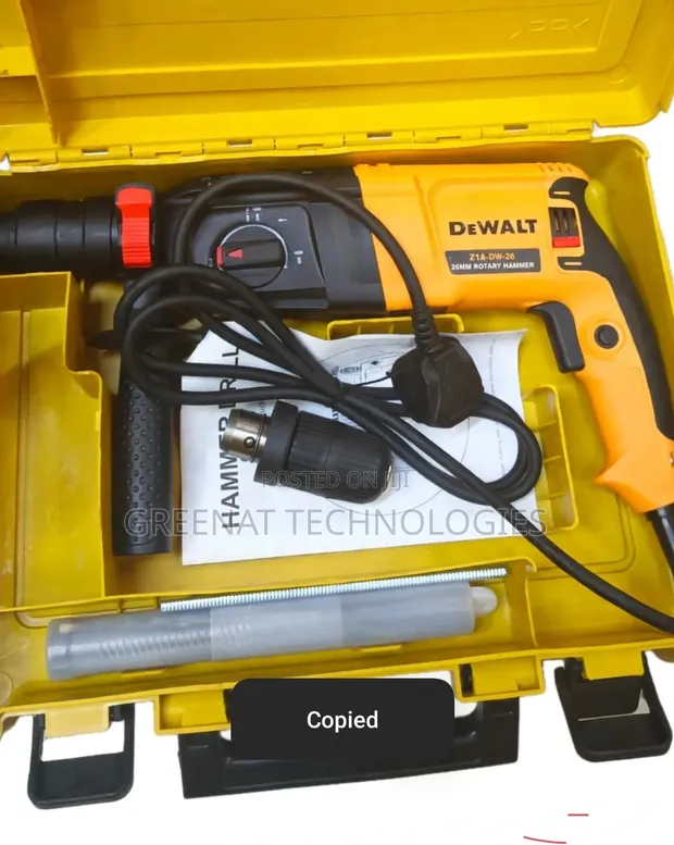 DeWalt 26mm 800W Rotary Hammer Drill with Extra Chuck - 1