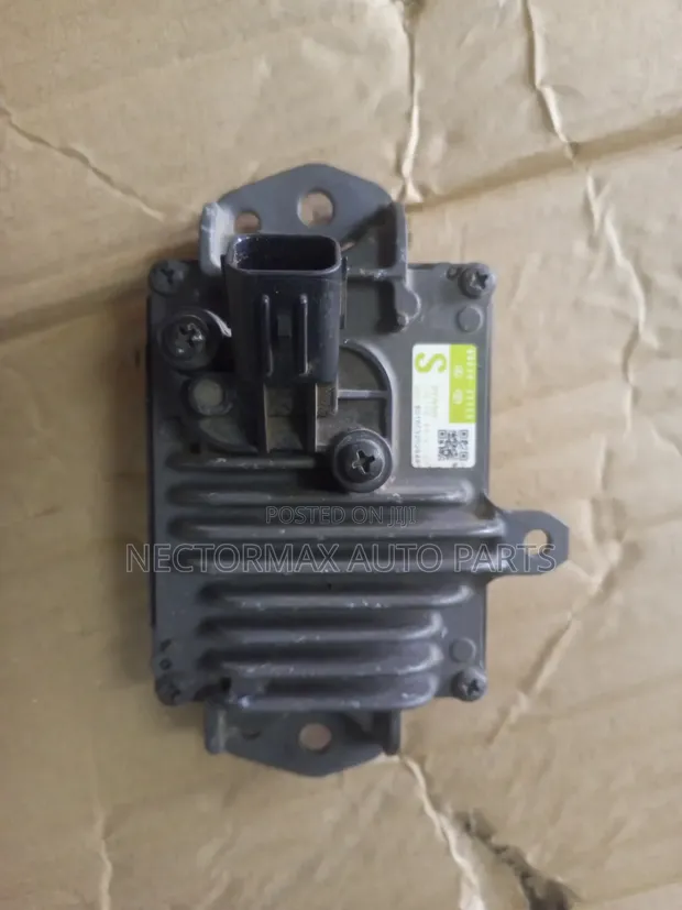 Sensor ya Radar ya Toyota Crown Azsh20 - 1