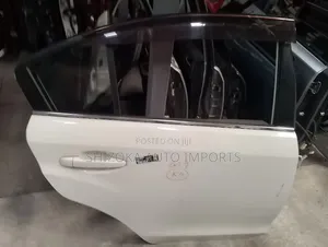 Subaru Impreza G4 GJ7 Mlango wa Mbele Kulia (Uliotumika)