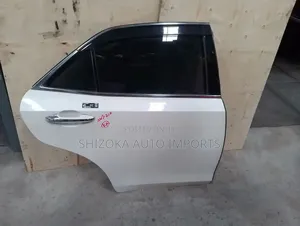 Toyota Crown AWS210 Mkutano wa Mlango wa Kulia (2015)