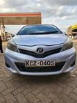 Toyota Vitz 2013 Nyeupe - 2