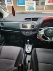 Toyota Vitz 2013 Nyeupe - 5