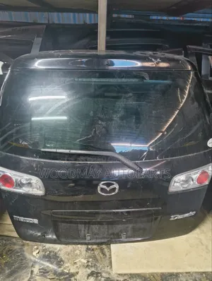 Boot ya Mazda Demio 2005