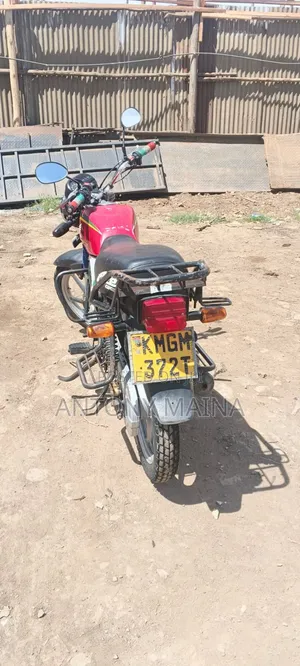 Honda CB 125 2023 Red