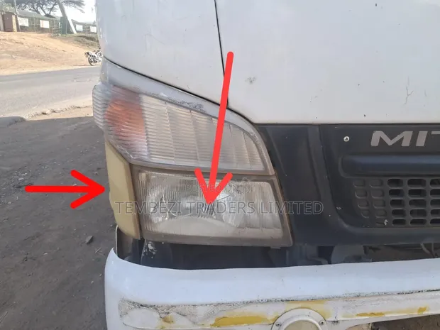 Mitsubishi Fuso Canter Mkusanyiko wa taa za mbele na viashiria - 1
