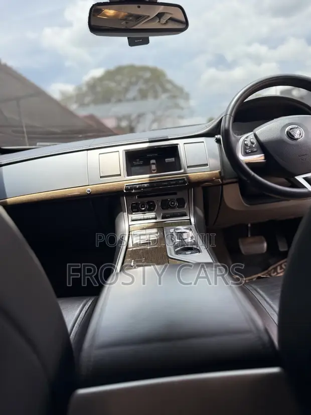 Jaguar XF 2016 Nyeupe - 1