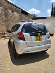 Honda Fit 2011 Silver - 4