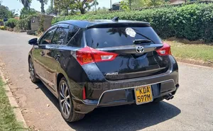 Toyota Auris 2013 Black