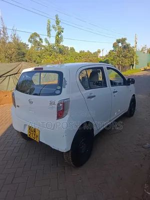 Daihatsu Mira 2013 Nyeupe