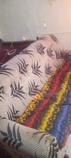 Seti ya Sofa Iliyotumika - Mstatili, Inaweza Kukaa Watu 3