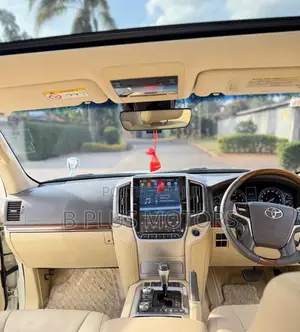 2016 Toyota Land Cruiser ZX
