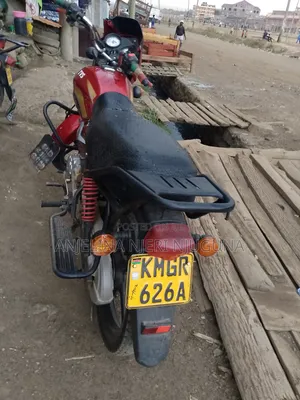 TVS HLX Plus ES 2025 Nyekundu