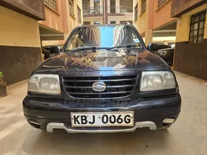 Suzuki Escudo 2002 Nyeusi