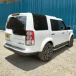Land Rover Discovery 2010 White - 2