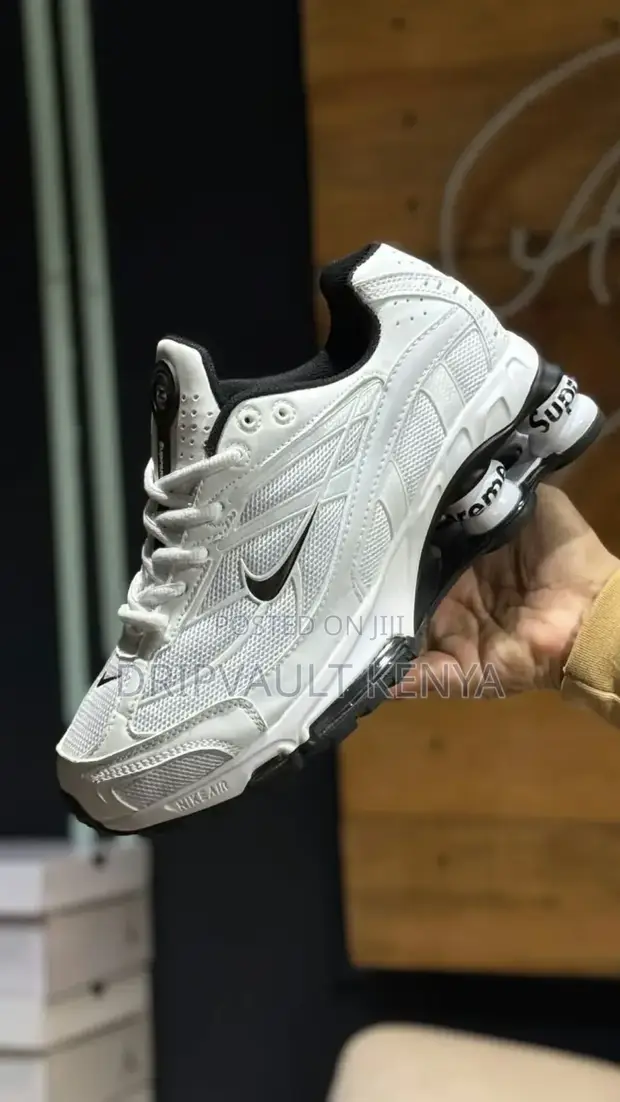 Nike Shox Sneakers - 1